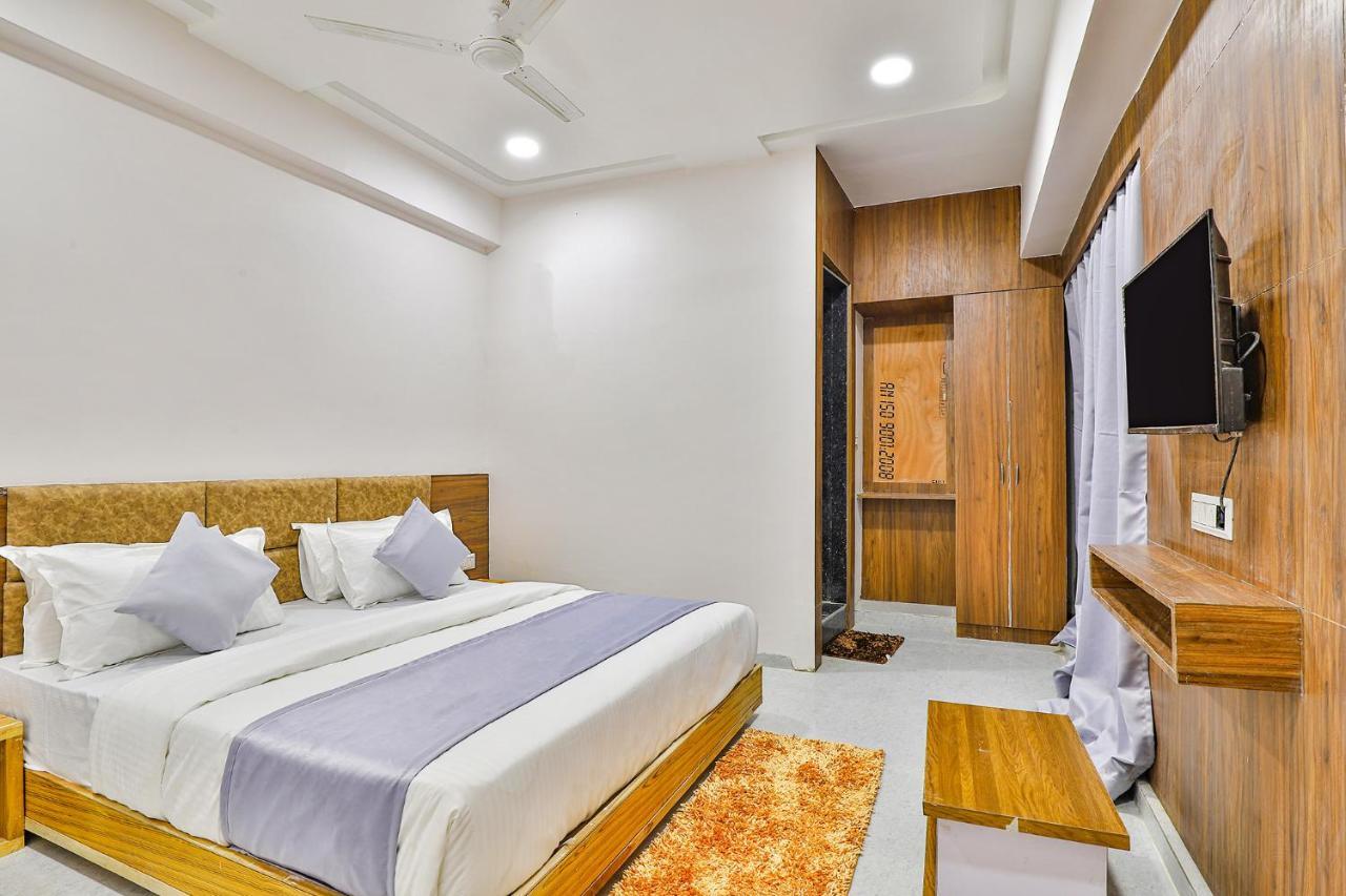 FabHotel Parkland A Ahmedabad Buitenkant foto