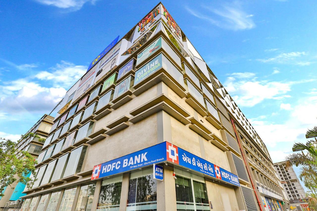 FabHotel Parkland A Ahmedabad Buitenkant foto