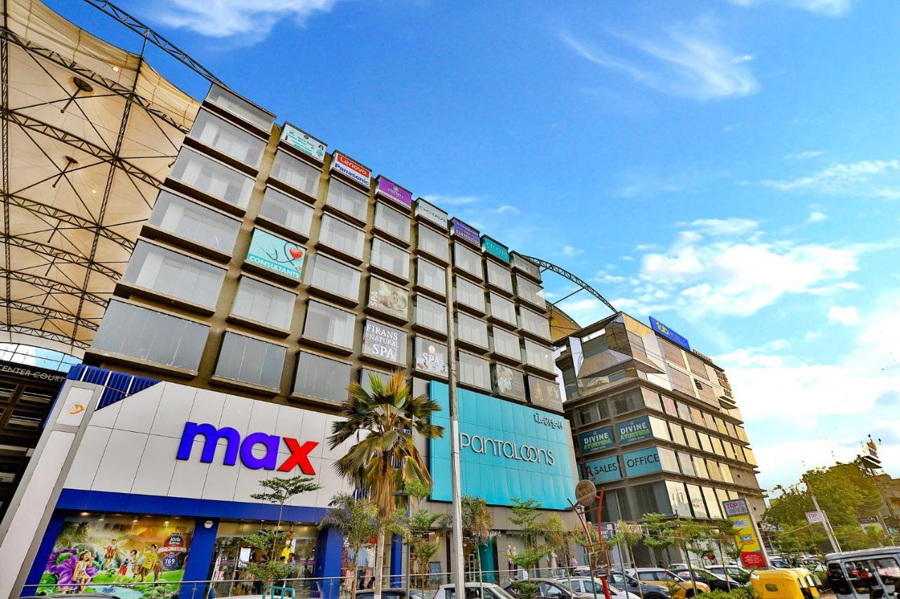 FabHotel Parkland A Ahmedabad Buitenkant foto